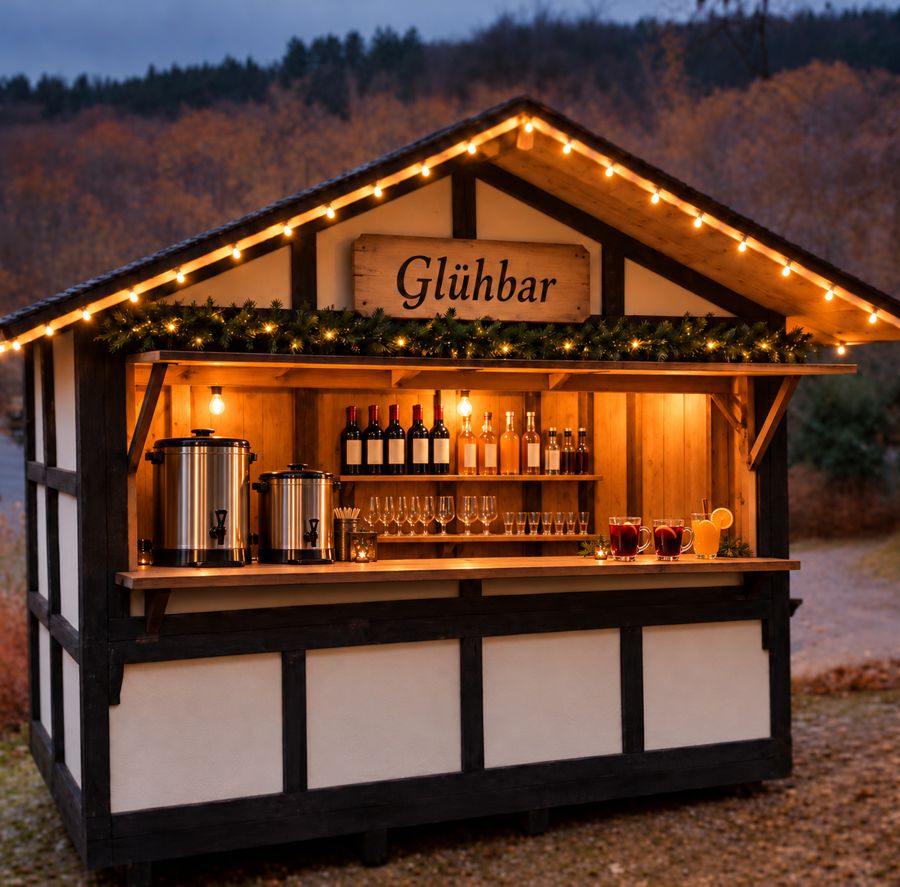 Symbolbild einer Glühbar-Hütte mit Lichterkette