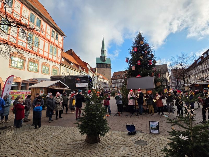 Heimkehrertreffen mit Bläsern auf dem Kornmarkt am Vormittag